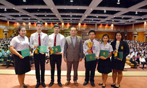ผู้นำ นศ. ม.ราชภัฏสุราษฎร์ฯ ผุดโครงการพัฒนา นศ.ยุค 4.0