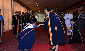 มหาบัณฑิตพิการไร้แขน กับหัวใจที่แข็งแกร่งสู้อุปสรรค
