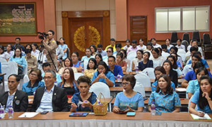 มรส.จับมือวัฒนธรรม จ.สุราษฎร์ฯ จัดเวทีเสวนา "ผ้ายก พัสตราภรณ์ล้ำค่า ภูมิปัญญาของแผ่นดิน" เทิดพระเกียรติพระบรมราชชนนีพันปีหลวง