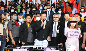“สุเทพ” เลขานุการ รมว.แรงงาน รับข้อเรียกร้องจาก คสรท. เนื่องในวันงานที่มีคุณค่าสากล (Decent Work Day) 2020