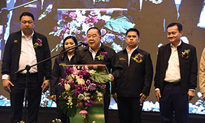 'บิ๊กป้อม' ลงใต้ เปิดมหกรรมกระทรวงแรงงานพบประชาชน กระตุ้นจ้างงานฟื้นฟูเศรษฐกิจภูเก็ต