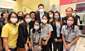 ‘จับกัง1’พบปะให้กำลังใจลูกจ้าง กำชับ กสร.เร่งช่วยเหลือแก้ปัญหาข้อพิพาทแรงงานโดยเร็ว