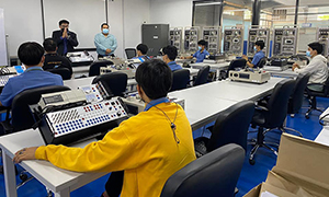 ก.แรงงาน “ตอบรับกระแสฮิต” จัดชุดใหญ่ไฟกะพริบเทรนสมองกล-หุ่นยนต์ ป้อน EEC