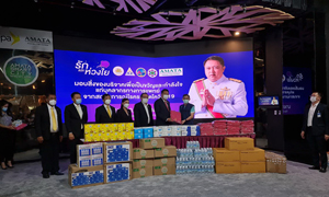 รมว.สุชาติ ลุยชลบุรี ตรวจเยี่ยมการตรวจโควิดเชิงรุก แก่แรงงานในสถานประกอบการ ณ นิคมอุตสาหกรรมอมตะซิตี้ มอบหน้ากากอนามัยและสิ่งของสู้ภัยโควิด-19