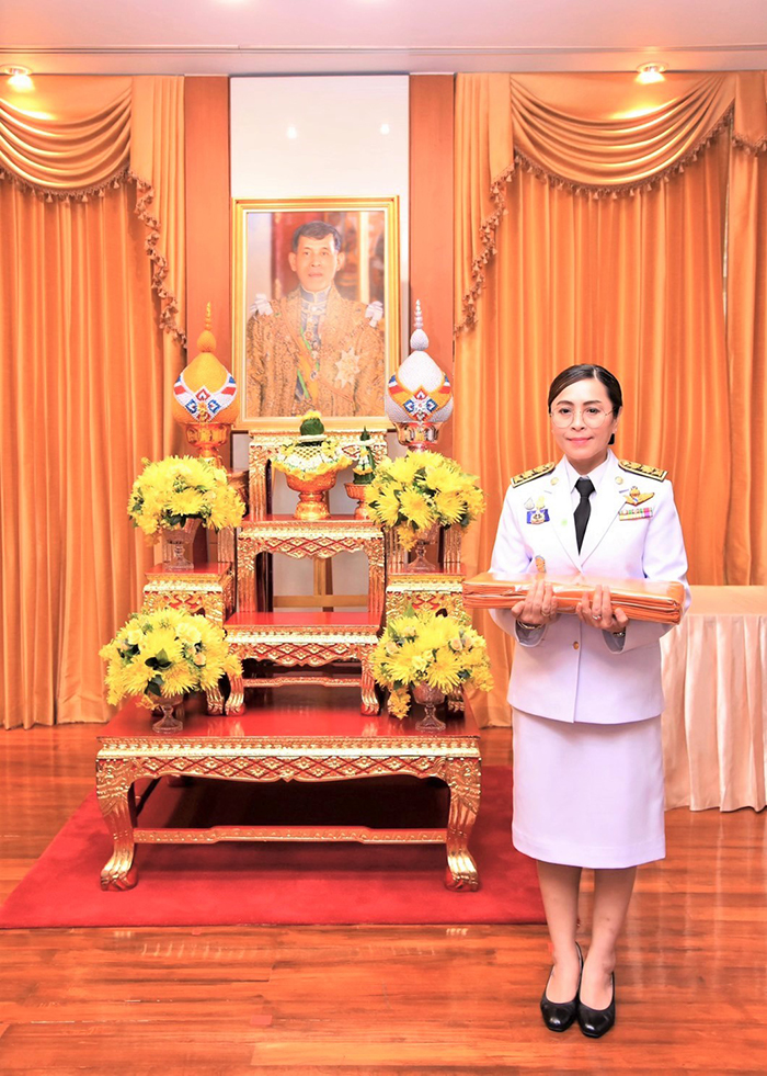 ‘รองปลัดแรงงาน’ เข้าร่วมพิธีรับผ้าไตรพระราชทานเพื่อประกอบพิธีทอดผ้าป่า สมทบทุนโครงการเล่าเรียนหลวงสำหรับพระสงฆ์ไทย