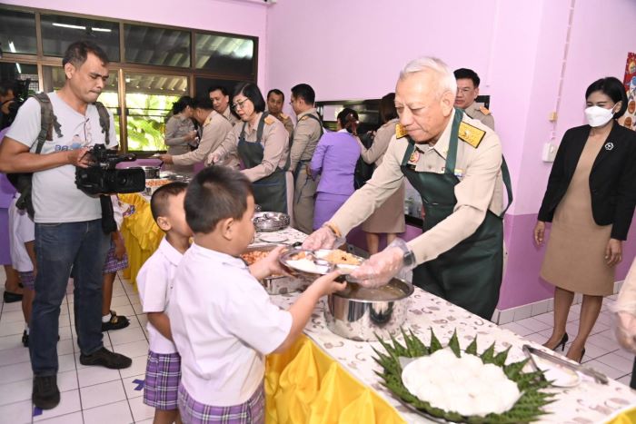 รมว.พิพัฒน์ ตรวจเยี่ยม ศูนย์เด็กเล็กฯ จ.นครปฐม มุ่งเดินหน้าสวัสดิการแรงงานทุกมิติ