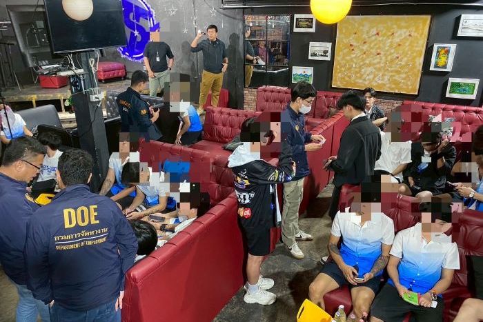 กรมการจัดหางาน ลุยตรวจย่านลาดพร้าว–พญาไท–ห้วยขวาง ย้ำแรงงานต่างชาติห้ามแย่งอาชีพคนไทย