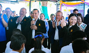 “รมว.ศธ. - สพฐ.”ลงพื้นที่สุราษฎร์ฯเคลื่อนนโยบายตอบโจทย์พื้นที่จริง