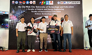 2 นศ.วิศวกรรมเครื่องกล มทร.ล้านนา คว้าชมเชย เวทีนานาชาติ “International Smart EV Racing 2025” ที่เวียดนาม